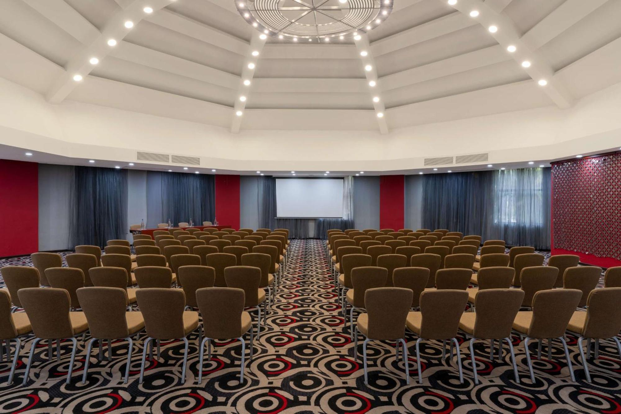 Radisson Blu Hotel Lusaka Eksteriør billede The ballroom
